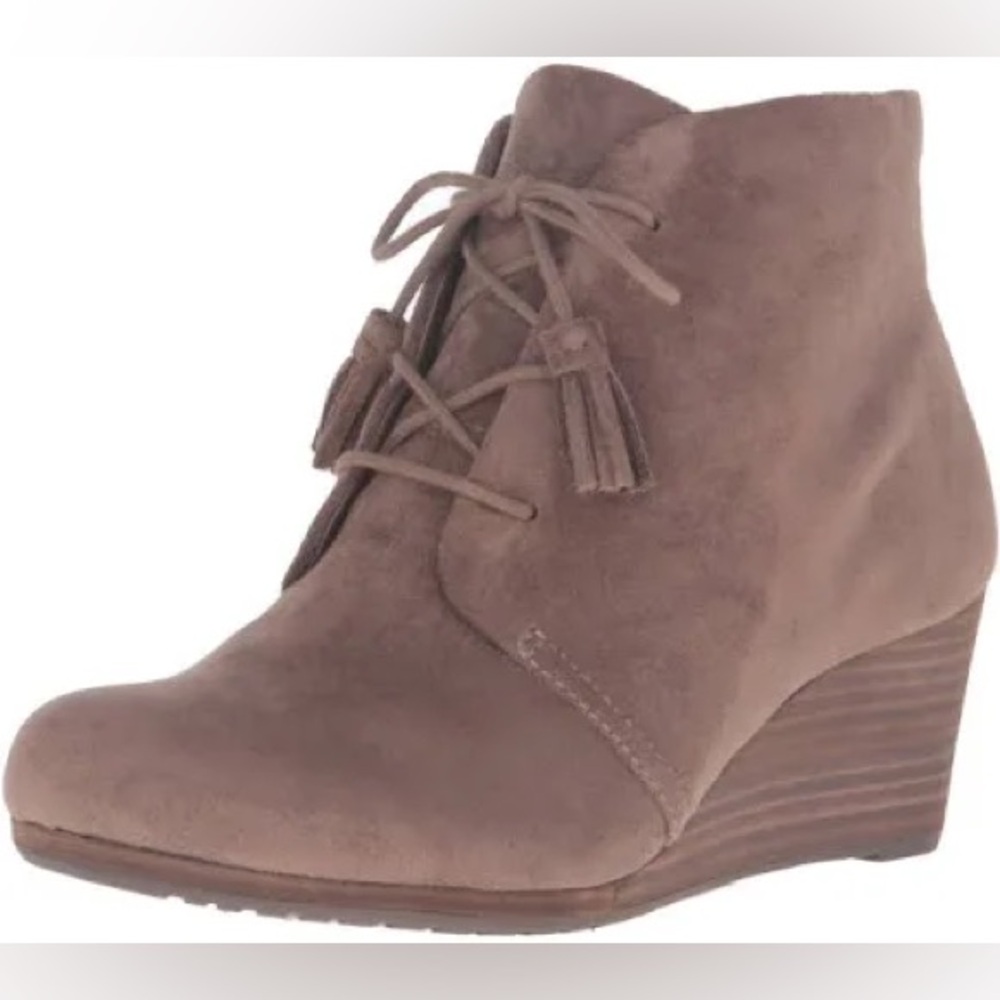 New women Sz 10M brown suedewedge booties